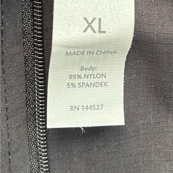 Yogalicious Black Hooded Jacket - Picture 5 of 6